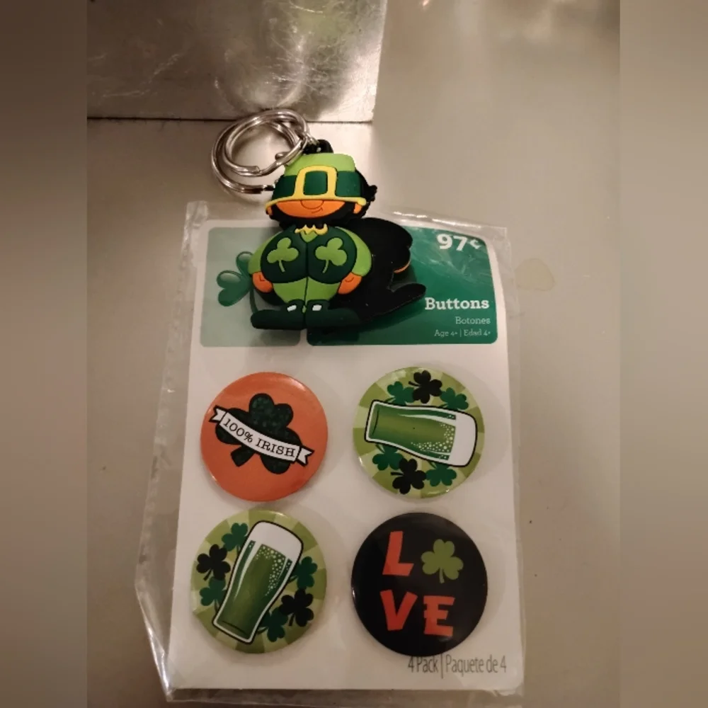 Free W/P St. Patrick's Day Button Set with Keychain